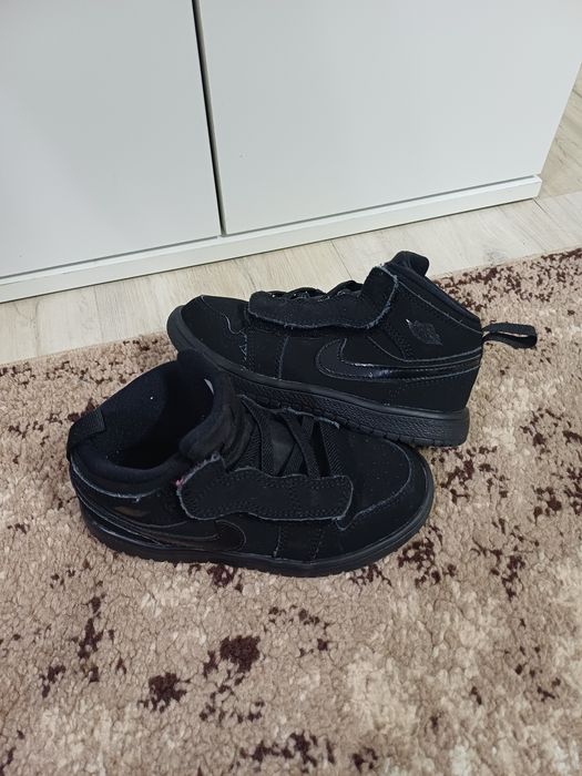 Adidasi fetite 26-32 si veste