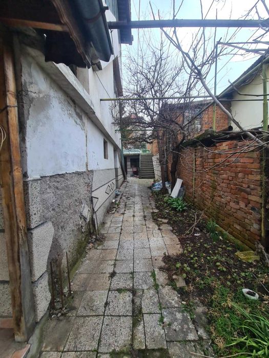 КЪЩА в кв. Изгрев, град Хасково