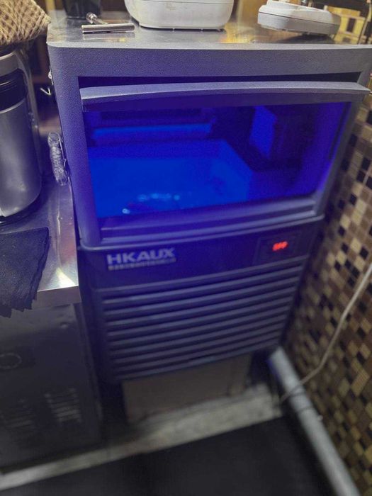 Льдогенератор HKAUX с подсветкой.