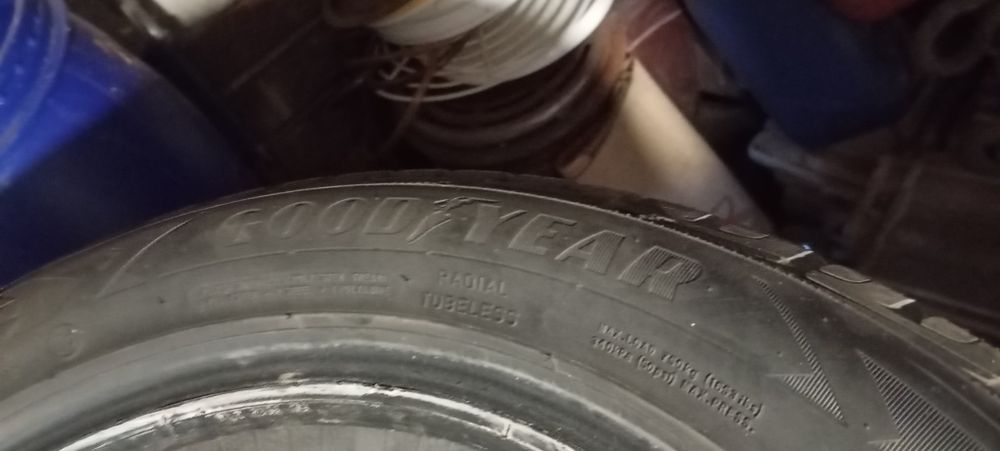 2 броя Зимни гуми 225.50.17