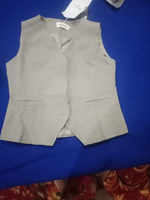 Продам новый жён костюм.