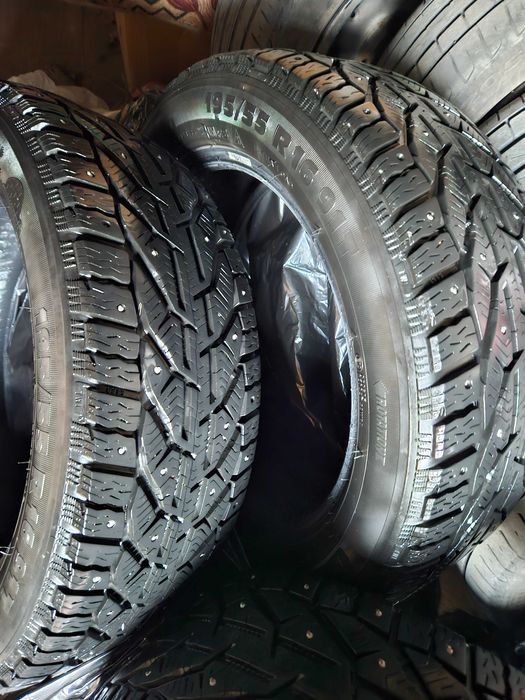 Продам зимние шипованные шины б/у