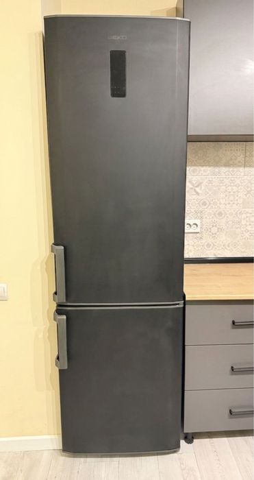 Продается холодильник