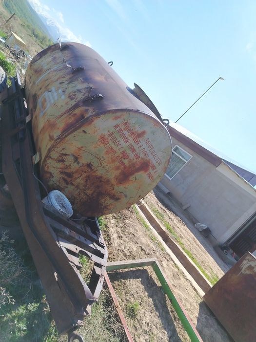 Продам бочку 3т без моста