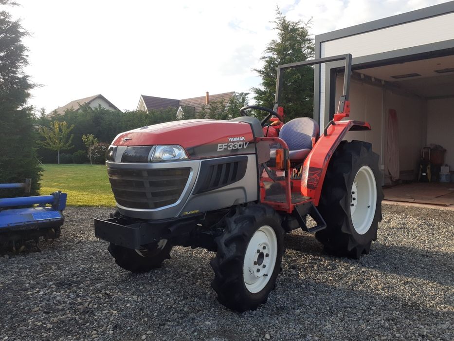Tactor japonez kubota yanmar EF330 model 2010  4x4