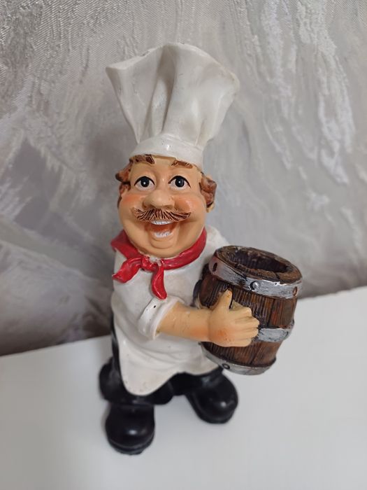 Статуэтка      Повар