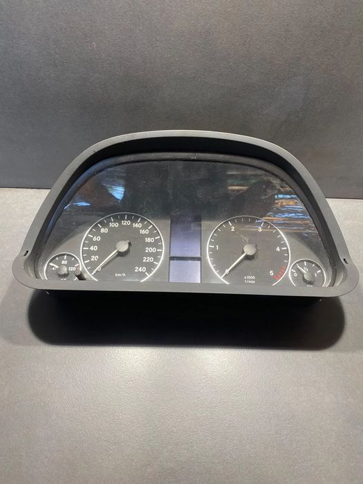 Ceasuri bord 1 031 098 101 Mercedes-Benz A-Class 2004 A 150 MT (95 hp)