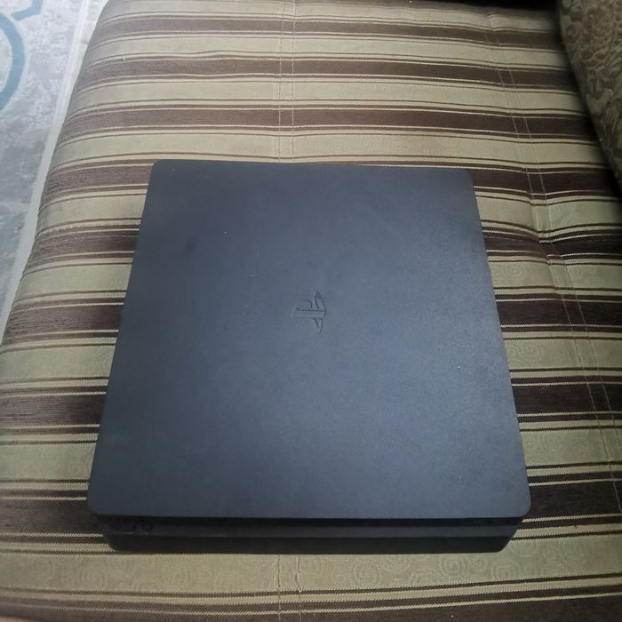 PlayStation 4 slim