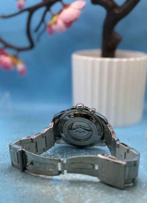 Мъжки часовник SEIKO 5M82-0BE0 Kinetic, 100 м водоустойчивост