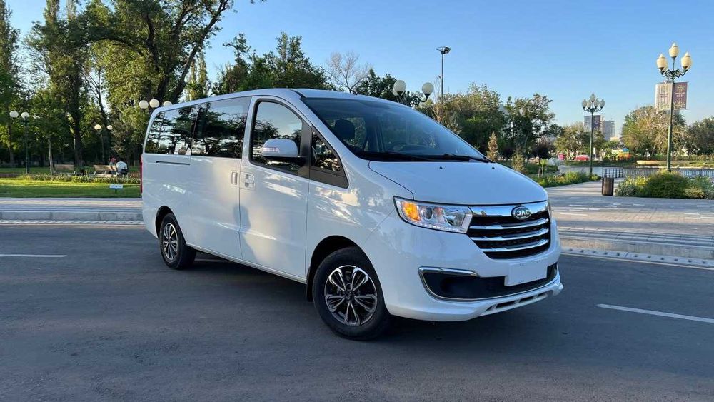 Jac M3 yangi sotuvda tayor