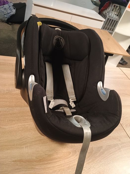 Столче за кола Cybex Aton Q