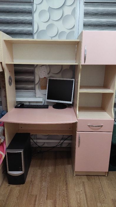 Продам  стол для школьника