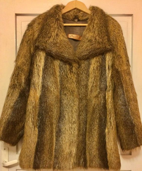 Кожено палто от естествен косъм - нутрия, цели кожи