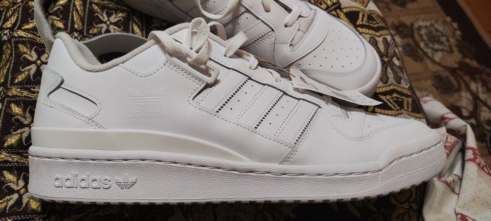 Продам кроссовки