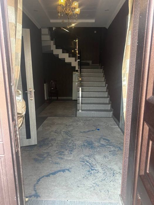 5 xonali xovli  ijaraga beriladi