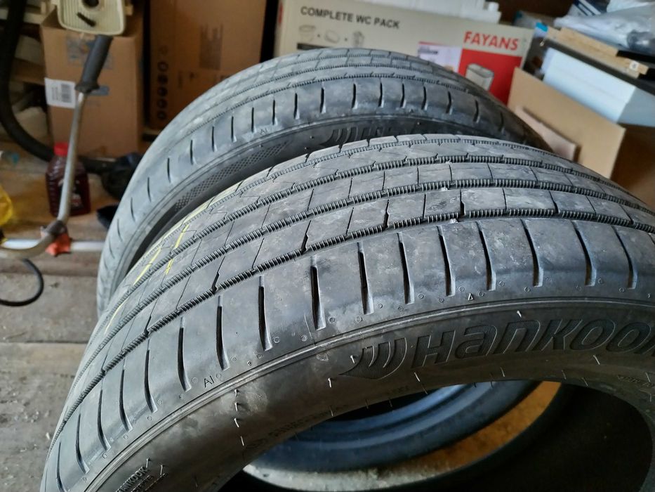 Vând 2 cauciucuri de vară Hankook Ventus Prime4 în stare foarte bună 205/55 R16  dot 2023