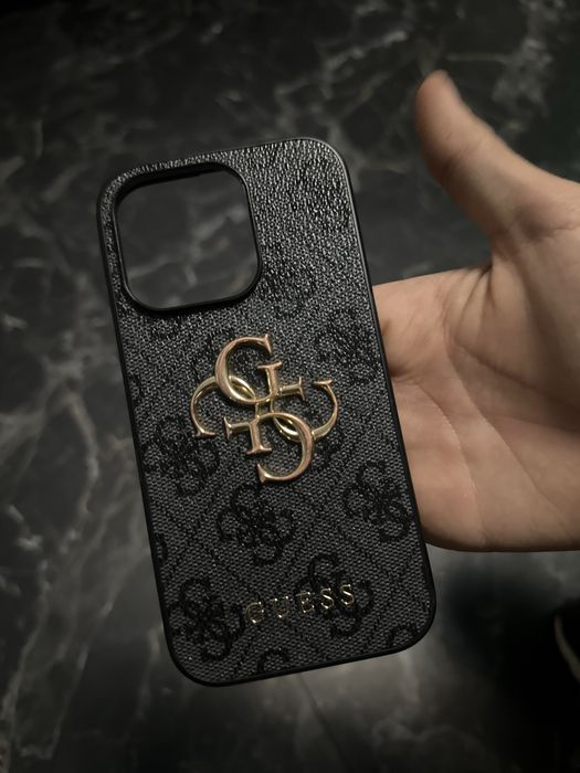Vand husa iphone 14 pro GUESS