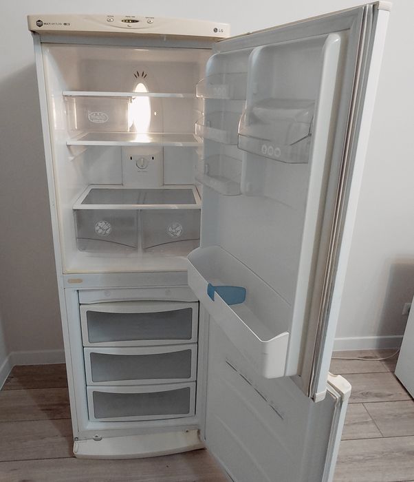 Продам холодильник  LG