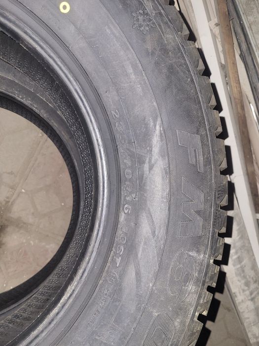 Шины зимние 235/70/16