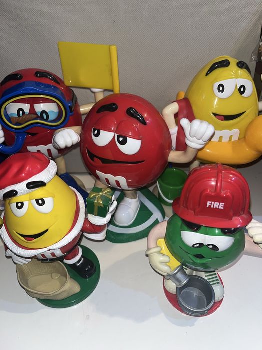 M&M колекционерски диспенсъри и фигурки