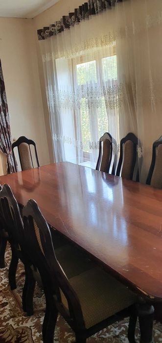 Стол и стул на 12 персон в хорошим почти в новым состояние