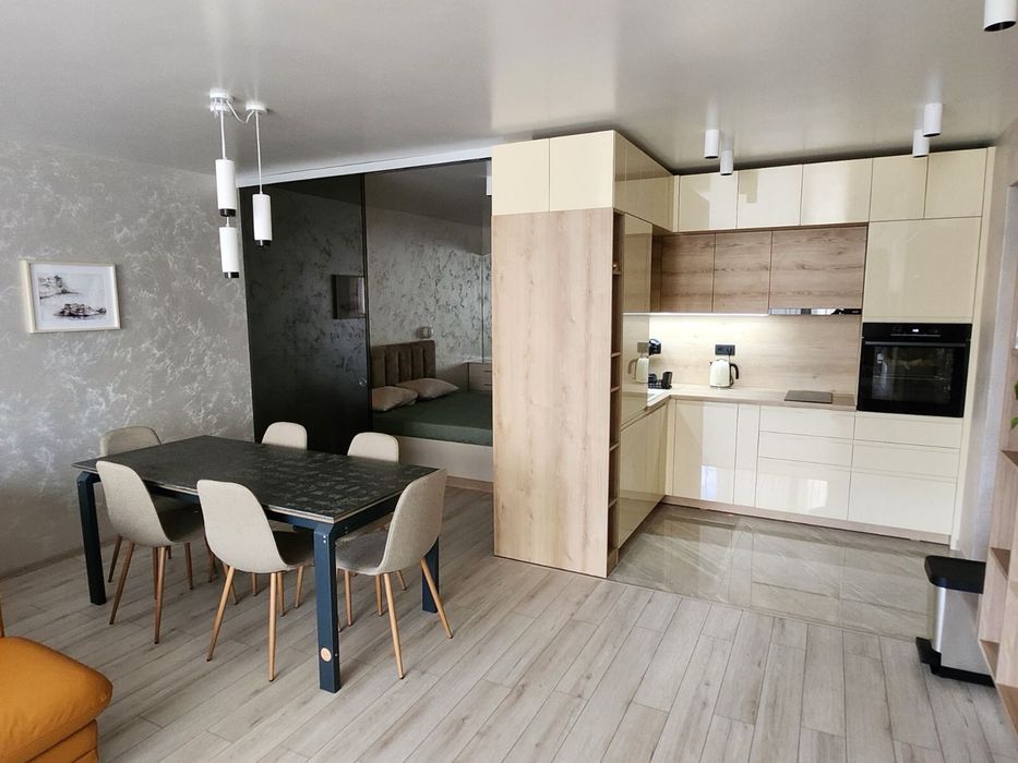 Дава се под наем Тристаен апартамент в Варна, Бриз - 93 кв.м за 2000 € - Снимка #5