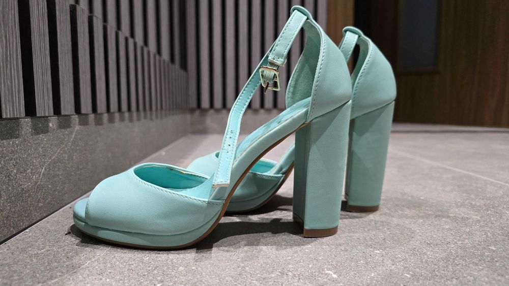 Сандали с ток - цвят мента