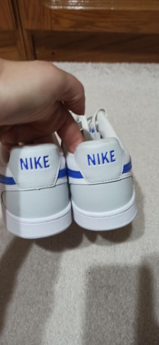 Adidași Nike noi