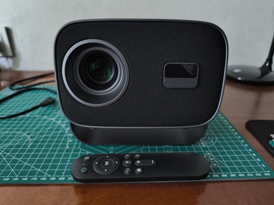 Продам проектор HY-310.