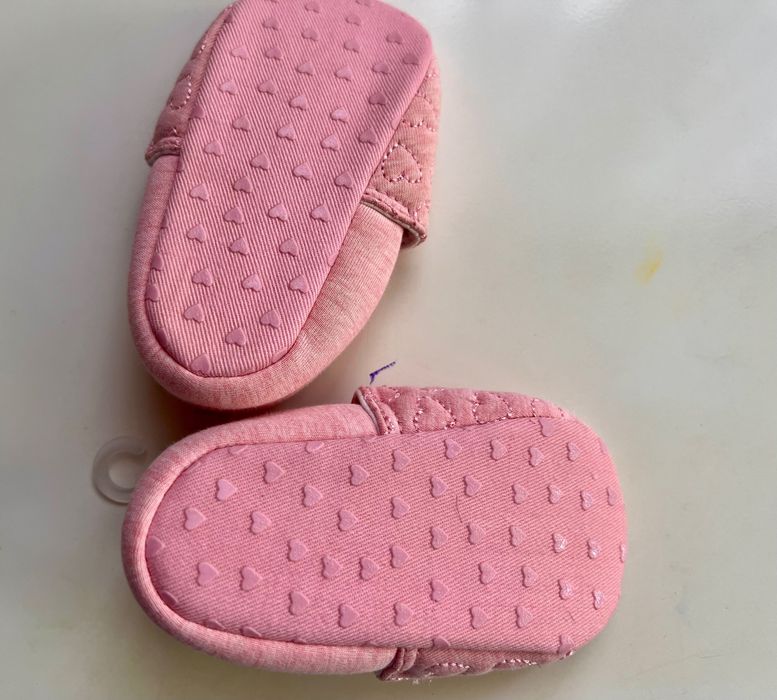 Бебешка хавлия ,спален чувал, възглавница ограничител и пантофки-20/21