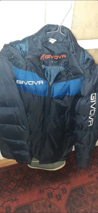 Geaca groasa,haina de iarna,sport,GIVOVA,marime XS /12-14 ani.