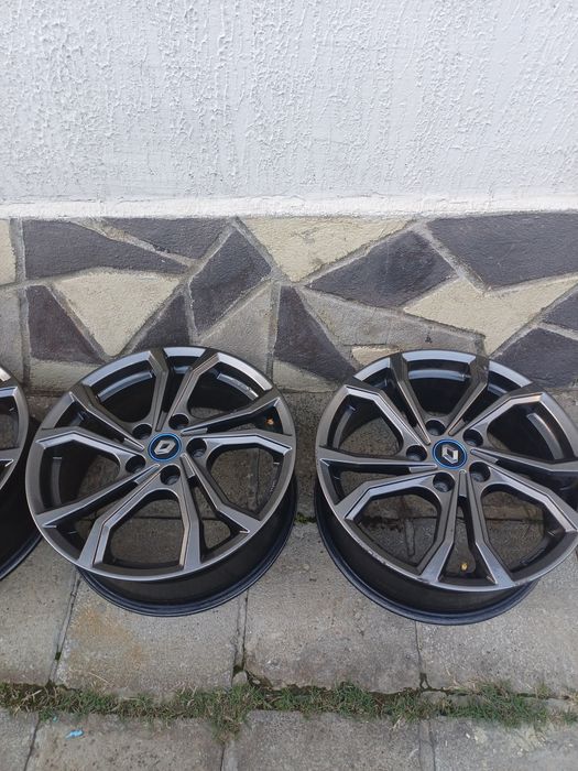 Спойлер задна броня Renault