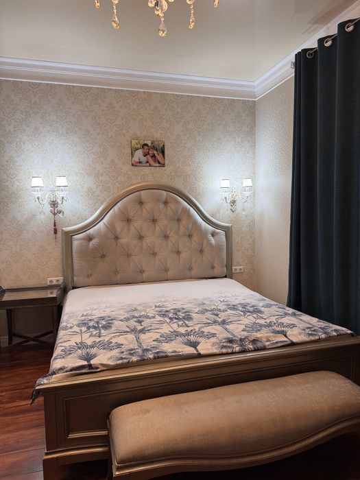 Спальный гарнитур италия Bravo кровать , пуфик, кресло, комод , тумба