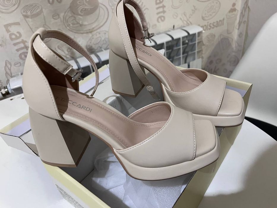 Летние босоножки