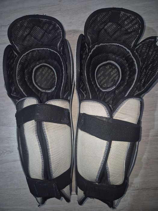 Щитки хоккейные 14
