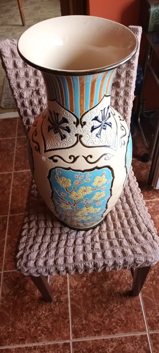Китайска ваза за дома и офиса