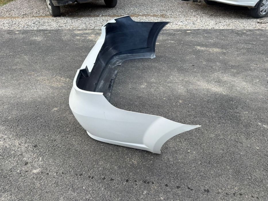 Продам задний бампер на Ravon R3 оригинал.
