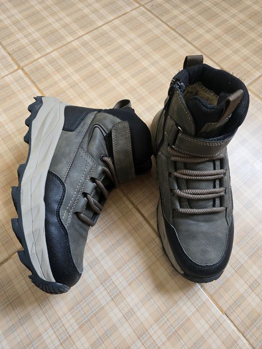 Продам ботинки на мальчика