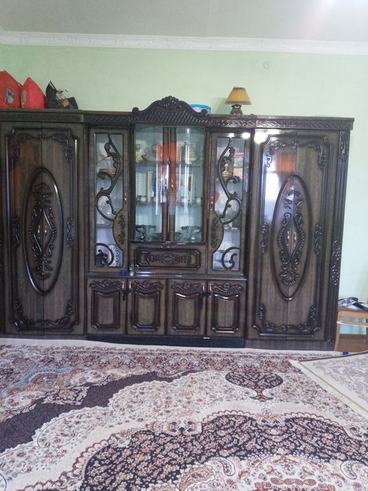 Stenka spalni teremo shkafchalari bilan kamplek sotiladi