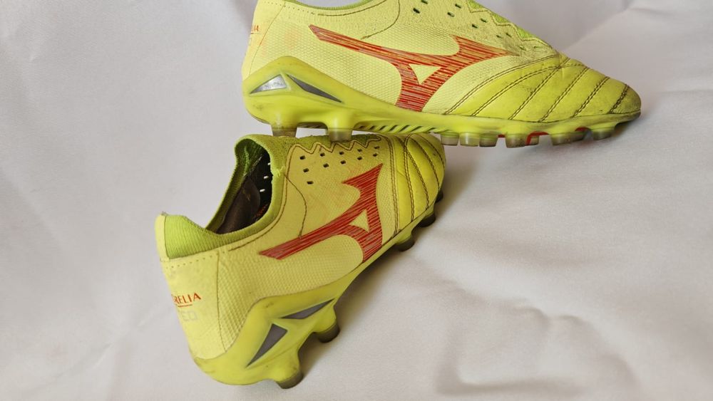 Бутсы Mizuno morelia