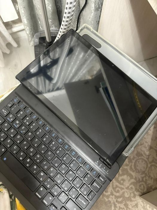 Продам планшет с часами