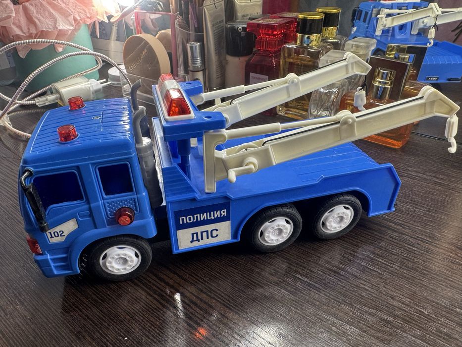 Машины на пульту без