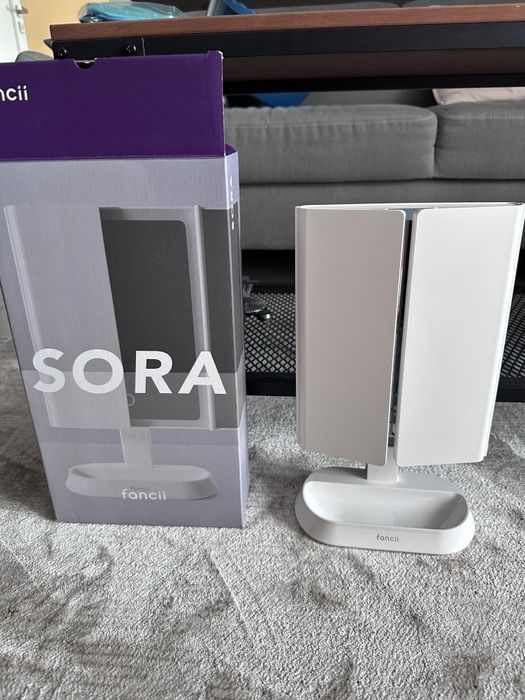 Oglinda cosmetica led cu picior