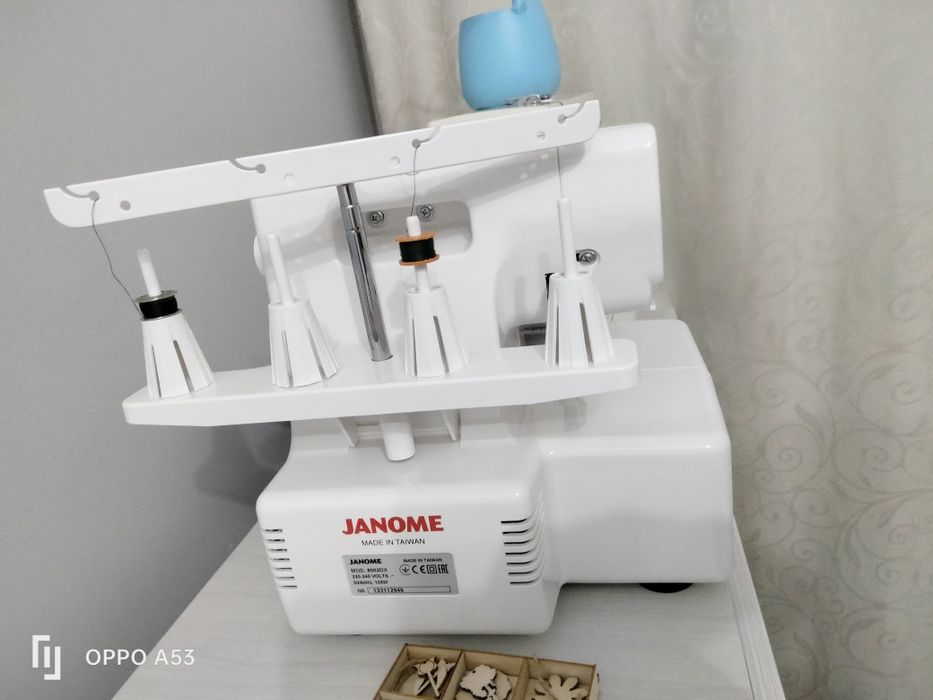 Продам. Новый оверлок! Нож имеется!