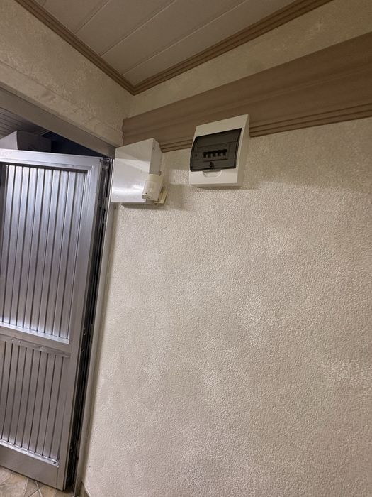 Vand (24000€) sau inchiriez spatiu comercial complet amenajat pentru frizerie