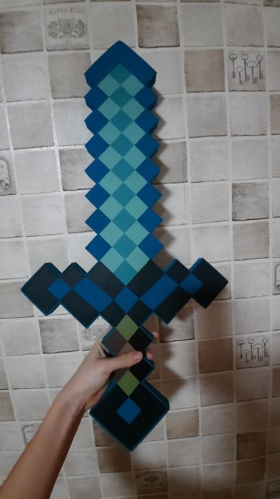 Продам алмазный меч из майнкрафта