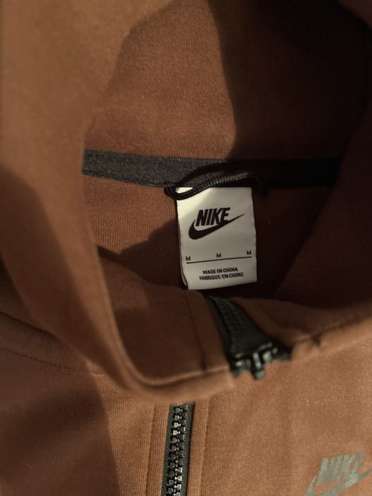 Bluza nike tech,inca in tendinte