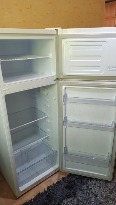 Продам холодильник