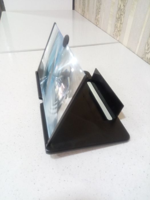 Экранни катталаштирувчи 14 дюмли 3D экран.