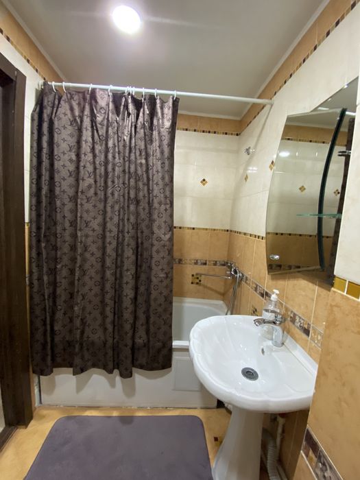 Сдается 2 комнатная квартира на левом берегу